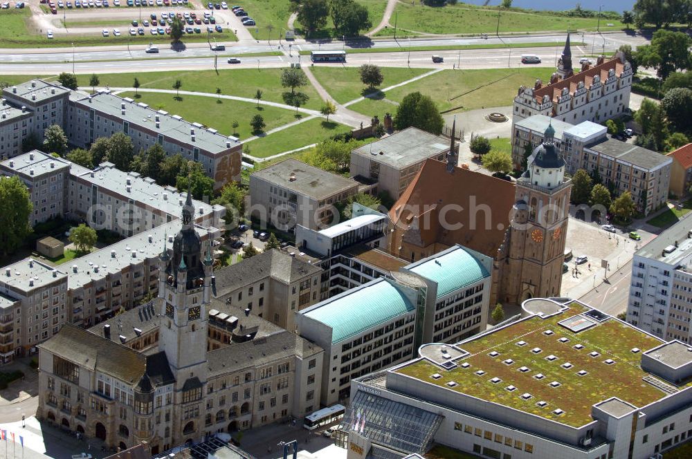 Dessau-Roßlau from above - Blick auf den Schloßplatz / die Zerbster Straße mit dem Dessauer Rathaus im Vordergrund und der Schloßkirche St. Marien, auch Marienkirche.