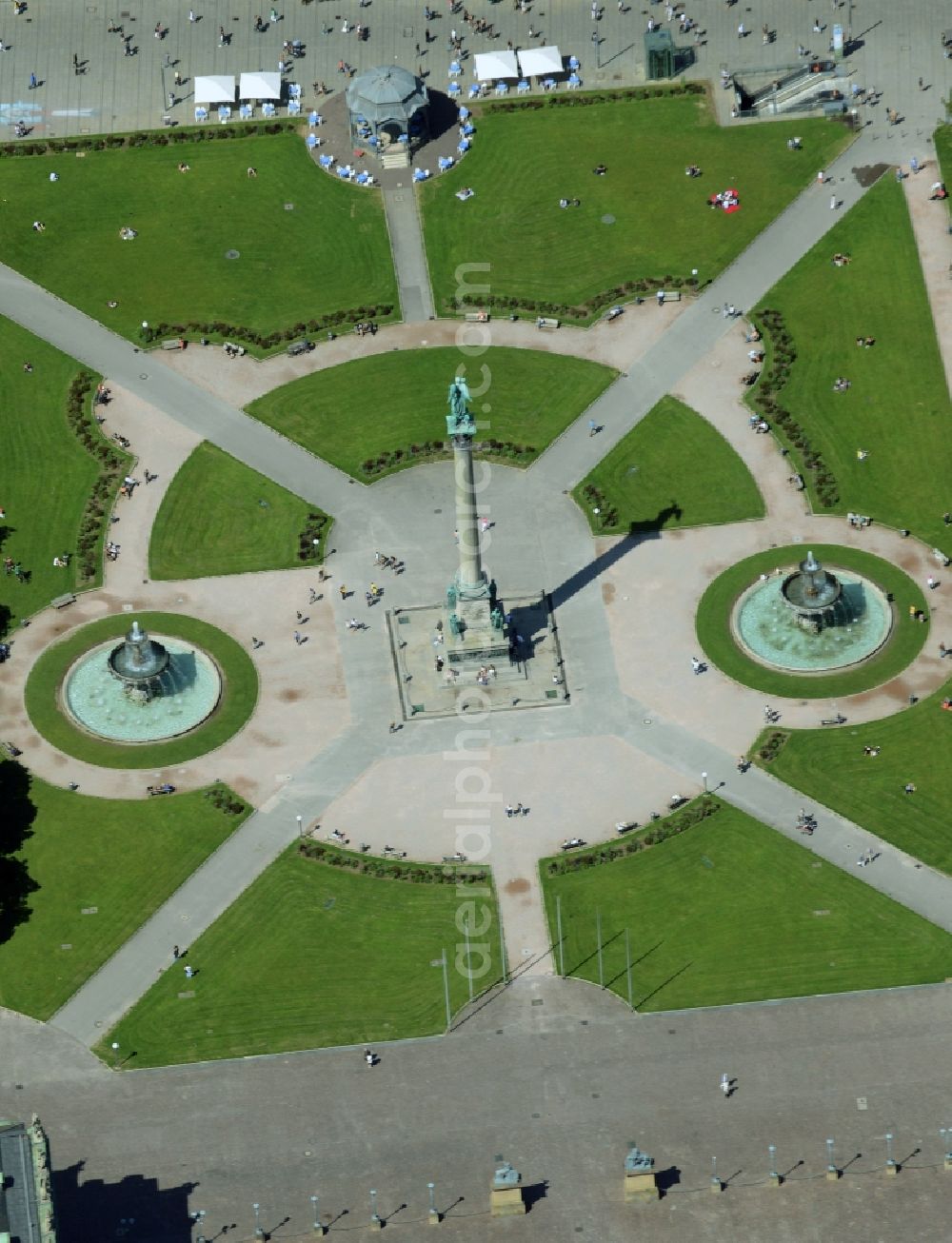 Stuttgart from above - Ensemble space Schlossplatz in the inner city center in Stuttgart in the state Baden-Wuerttemberg