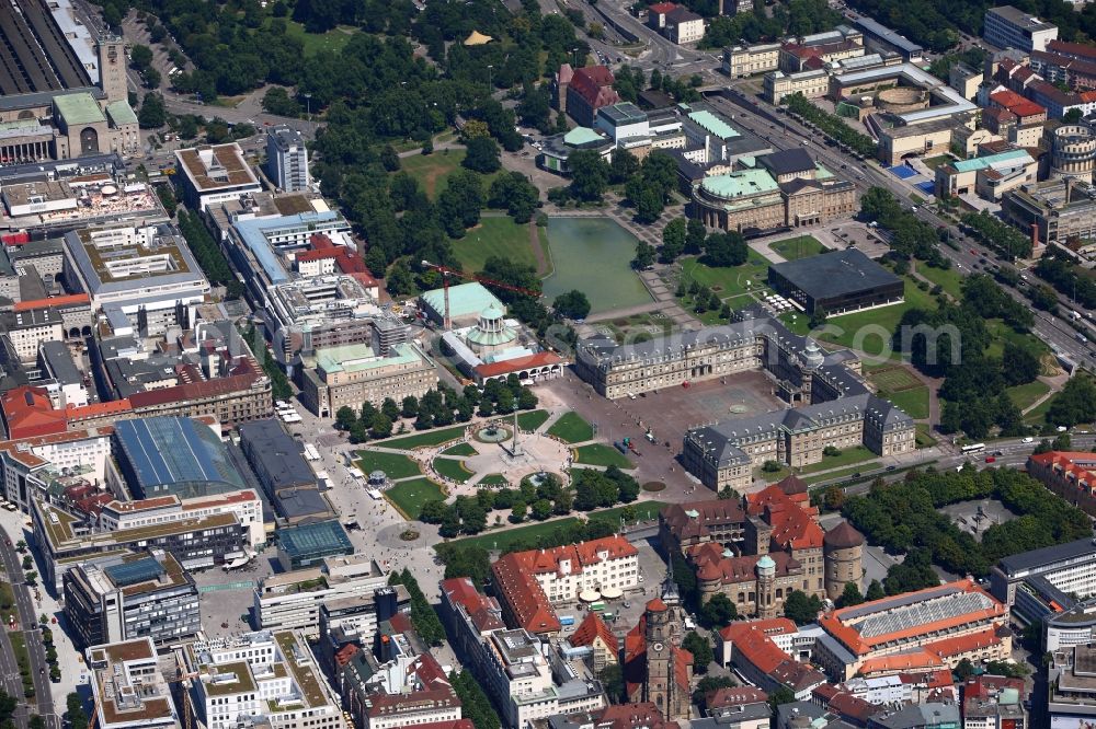 Stuttgart from the bird's eye view: View of the square Schlossplatz in Stuttgart in the state Baden-Wuerttemberg