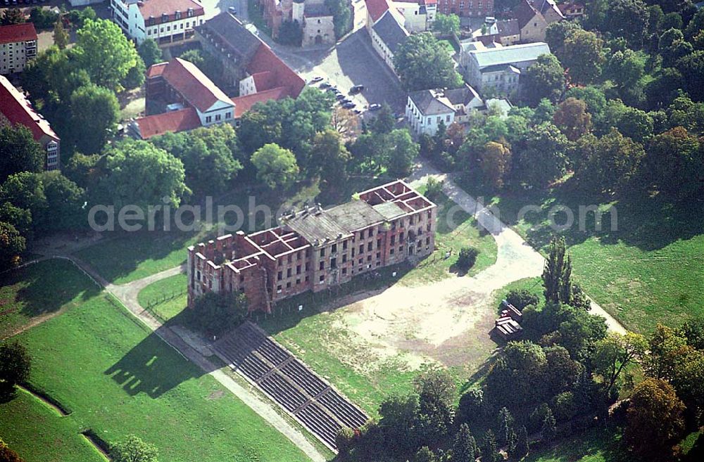 Zerbst / Sachsen-Anhalt from above - Schloßruine Zerbst Förderverein Schloss Zerbst e.V. Markt 6 D-39261 Zerbst / Anhalt Telefon: 03923 787657 (Wolfgang Gerber) oder 0179 7282023 (mobil) E-Mail: info@schloss-zerbst-ev.de