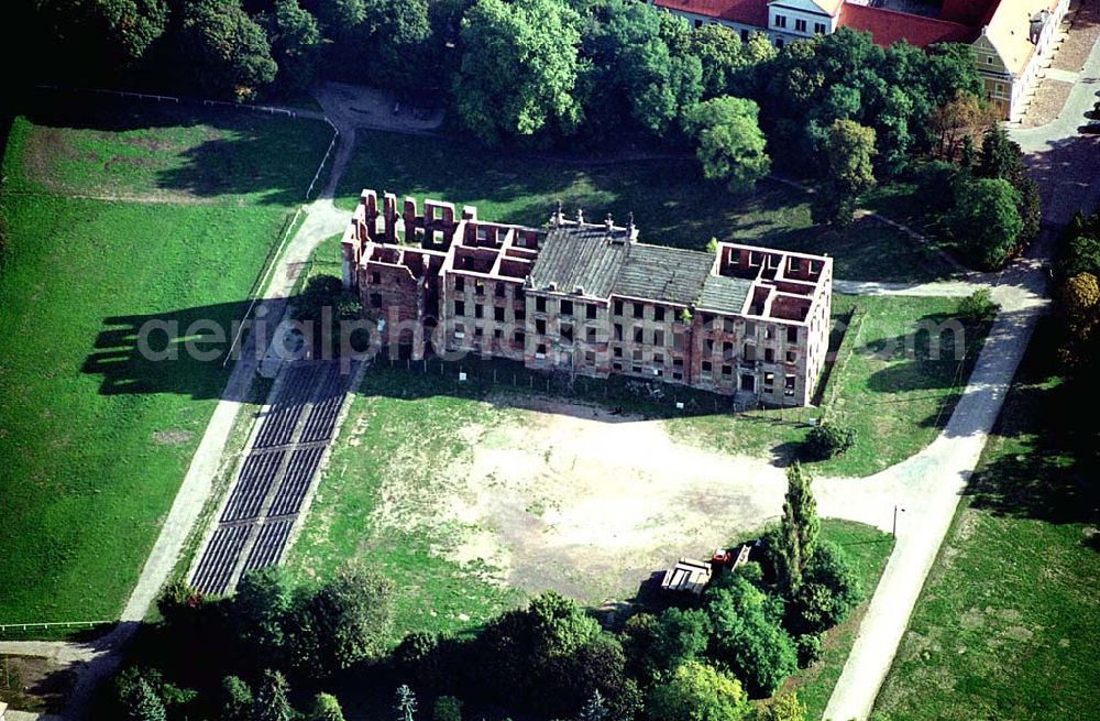 Aerial image Zerbst/ Sachsen-Anhalt - Schloßruine Zerbst Förderverein Schloss Zerbst e.V. Markt 6 D-39261 Zerbst / Anhalt Telefon: 03923 787657 (Wolfgang Gerber) oder 0179 7282023 (mobil) E-Mail: info@schloss-zerbst-ev.de