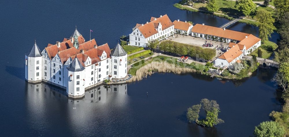 Glücksburg from above - Castle lake with moated castle castle Luck castle in the district field Ulstrup in luck castle in the federal state Schleswig-Holstein