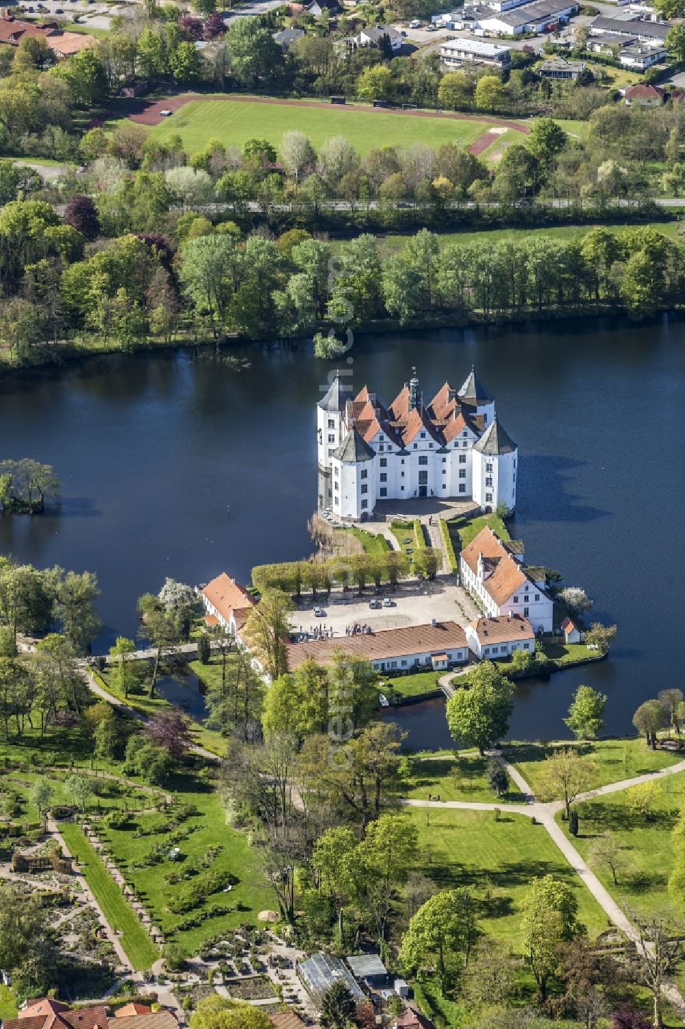 Glücksburg from above - Castle lake with moated castle castle Luck castle in the district field Ulstrup in luck castle in the federal state Schleswig-Holstein