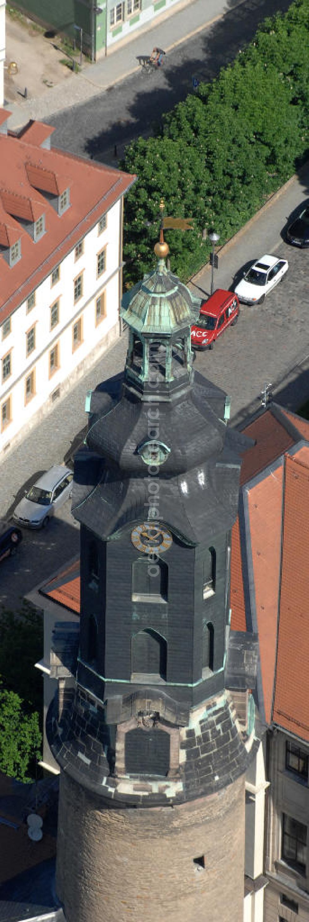 Aerial image Weimar - Blick auf den Schlossturm des Weimarer Stadtschlosses (auch Residenzschloss genannt). Das Schloss ist Teil des UNESCO-Weltkulturerbes „ Klassisches Weimar “ und seit Ende 2008 im Eigentum der Klassik Stiftung Weimar, mit Ausnahme des Gebäudeensembles der Bastille, das der Stiftung Thüringer Schlösser und Gärten gehört. View of the Tower of Weimar City Palace . The castle is a UNESCO World Heritage Site Classical Weimar since the end of 2008 and the property of the Weimar Classics Foundation.