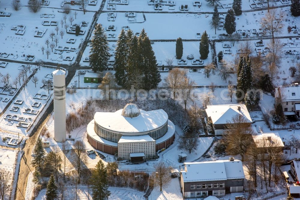 Aerial photograph Freudenberg - Wintry snowy church building and cemetery of Saint Mary in Freudenberg in the state of North Rhine-Westphalia