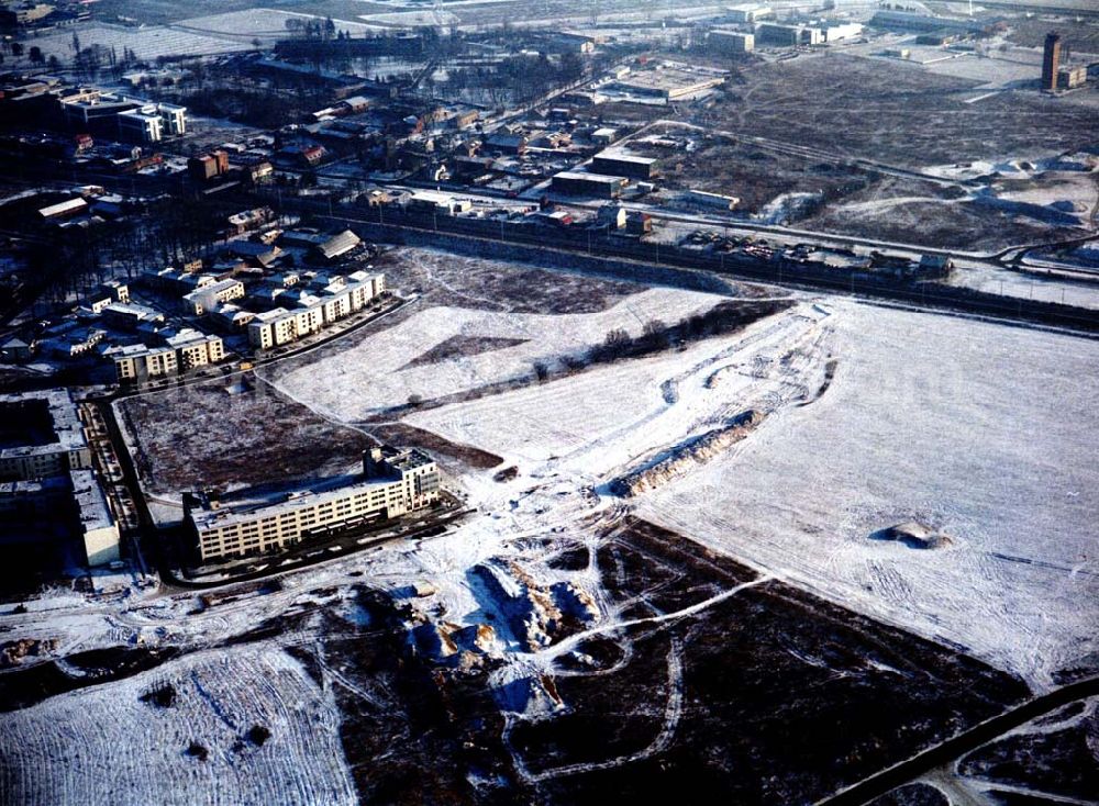 Schönefeld from above - Schönefeld-Brandenburg Gewerbe- und Wohngebiet Roncasa der HVB Projekt GmbH westlich des S- und Fernbahnhofes Schönefeld 08.01.03