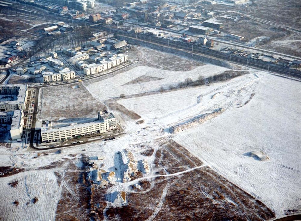 Aerial image Schönefeld - Schönefeld-Brandenburg Gewerbe- und Wohngebiet Roncasa der HVB Projekt GmbH westlich des S- und Fernbahnhofes Schönefeld 08.01.03