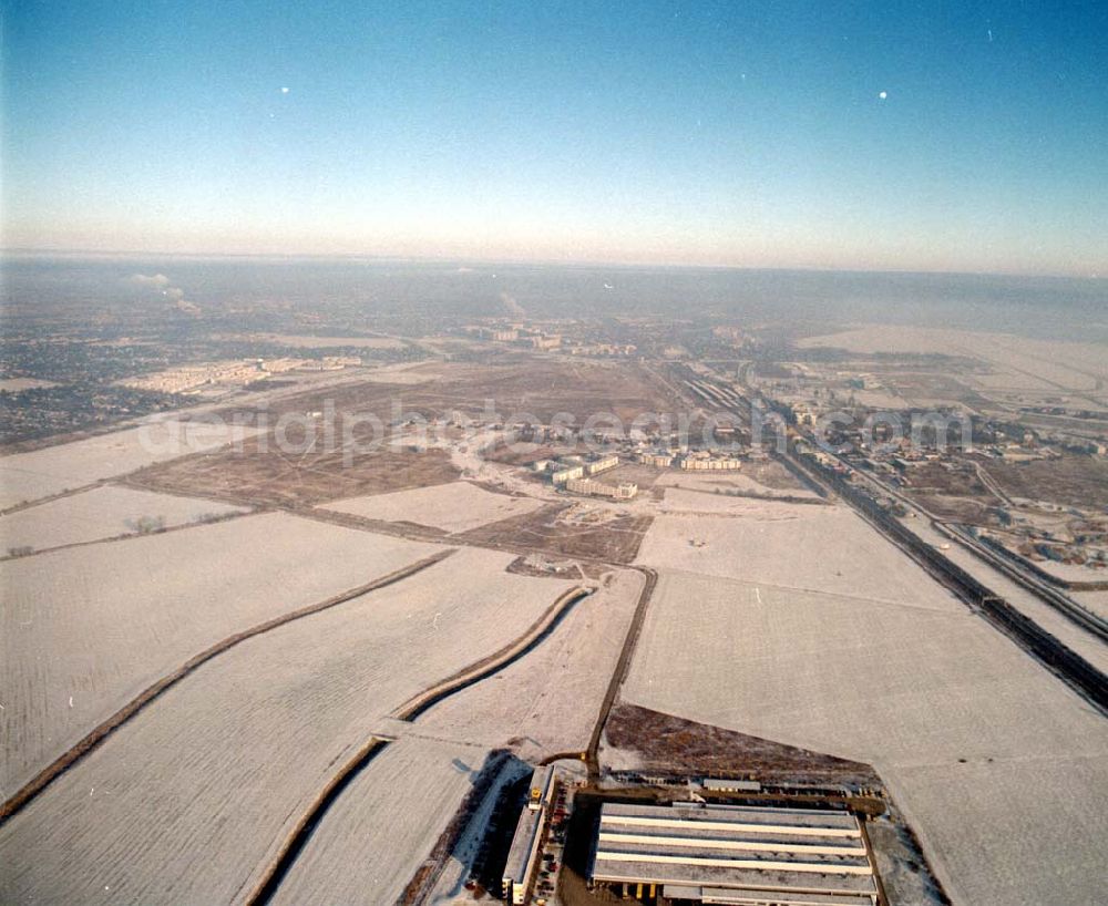 Aerial image Schönefeld /BRB - Schönefeld-Brandenburg Gewerbe- und Wohngebiet Roncasa der HVB Projekt GmbH westlich des S- und Fernbahnhofes Schönefeld 08.01.03