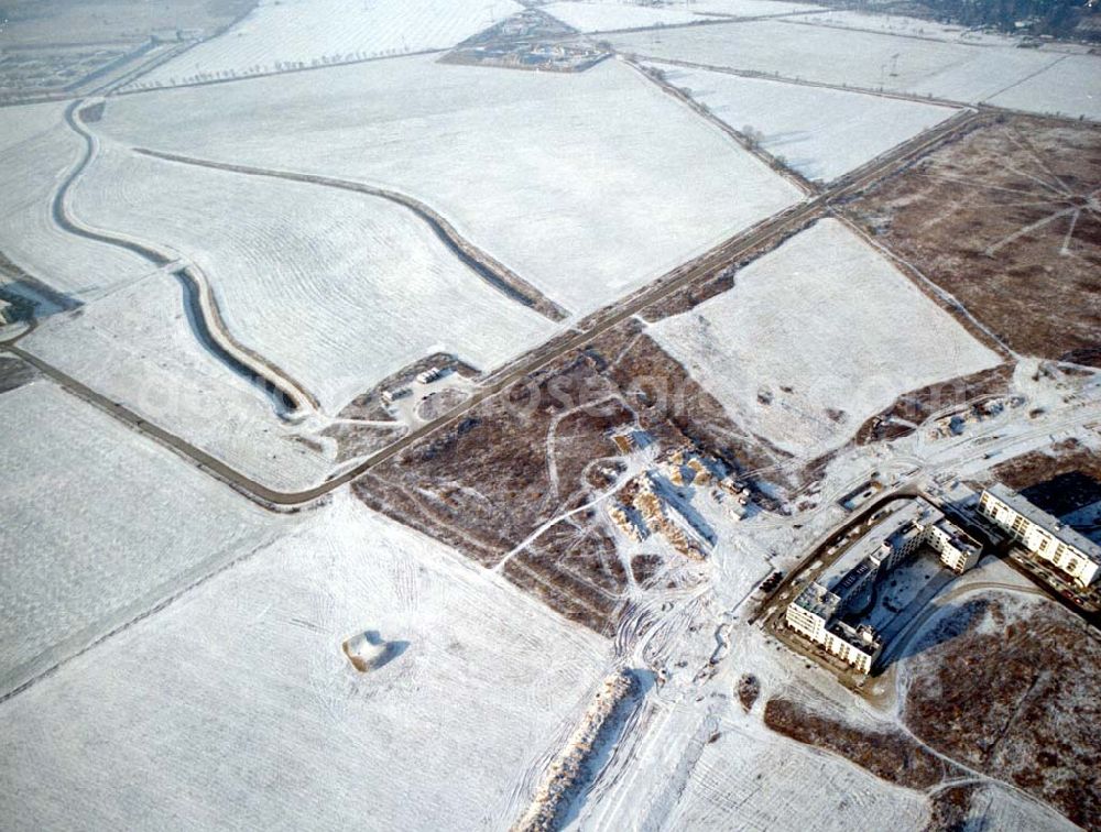 Aerial photograph Schönefeld /BRB - Schönefeld-Brandenburg Gewerbe- und Wohngebiet Roncasa der HVB Projekt GmbH westlich des S- und Fernbahnhofes Schönefeld 08.01.03