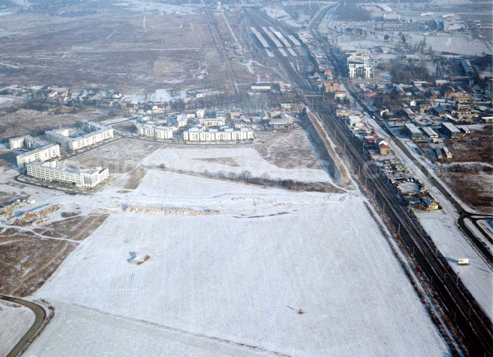 Aerial photograph Schönefeld /BRB - Schönefeld-Brandenburg Gewerbe- und Wohngebiet Roncasa der HVB Projekt GmbH westlich des S- und Fernbahnhofes Schönefeld 08.01.03