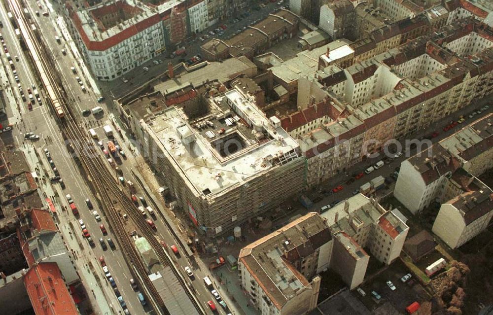 Berlin from above - 02.1995 Schönhauserallee in Berlin Prenzlauerberg