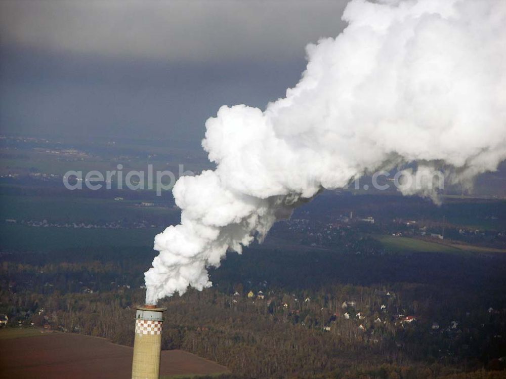 Chemnitz from above - 14.11.2004 Chemnitz Schornstein am Heizkraftwerk der Stadtwerke Chemnitz AG (SWC) vormals VEB Heizkraftwerk Karl Marx Stadt (HKW) Anschrift: Heizkraftwerk Chemnitz Nord,Blankenburgstraße 2 09114 Chemnitz Ansprechpartner: Carola Wulst,Telefon 0371 / 525 2020 Fax 0371 / 525 2025, Marketing, Öffentlichkeitsarbeit, Pressesprecherin, E-Mail carola.wulst@swc.de