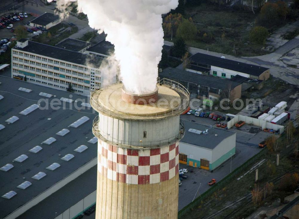 Chemnitz from above - 14.11.2004 Chemnitz Schornstein am Heizkraftwerk der Stadtwerke Chemnitz AG (SWC) vormals VEB Heizkraftwerk Karl Marx Stadt (HKW) Anschrift: Heizkraftwerk Chemnitz Nord,Blankenburgstraße 2 09114 Chemnitz Ansprechpartner: Carola Wulst,Telefon 0371 / 525 2020 Fax 0371 / 525 2025, Marketing, Öffentlichkeitsarbeit, Pressesprecherin, E-Mail carola.wulst@swc.de