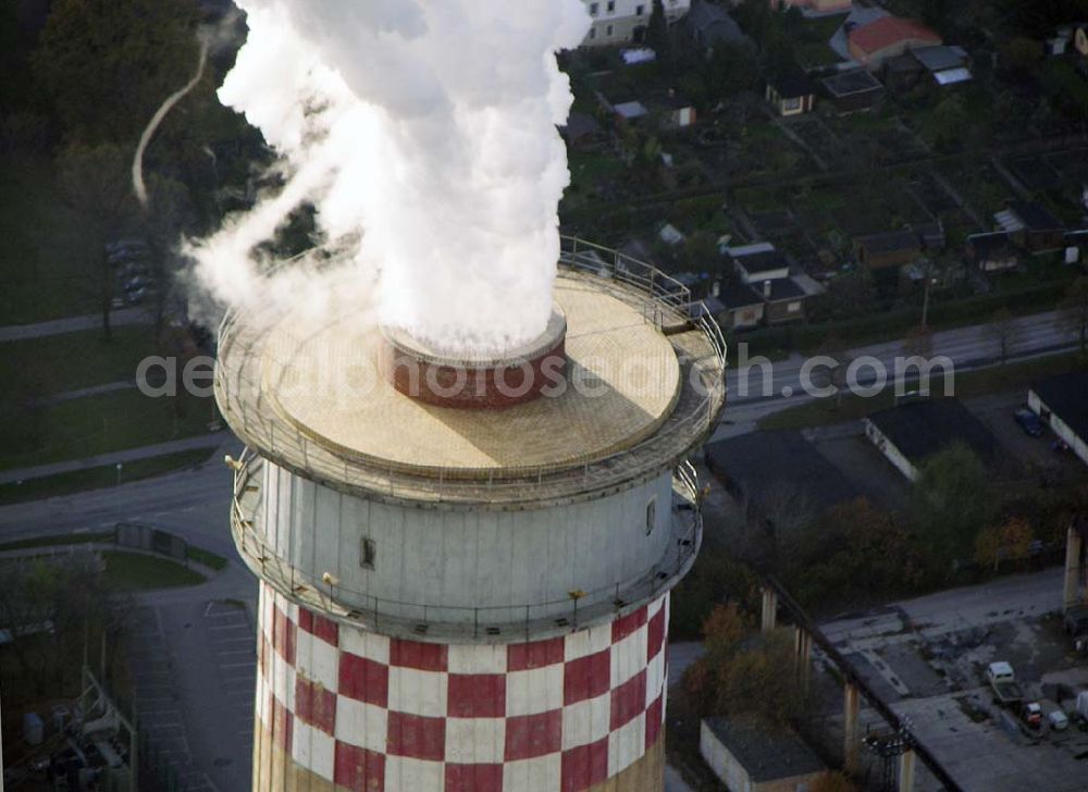 Chemnitz from the bird's eye view: 14.11.2004 Chemnitz Schornstein am Heizkraftwerk der Stadtwerke Chemnitz AG (SWC) vormals VEB Heizkraftwerk Karl Marx Stadt (HKW) Anschrift: Heizkraftwerk Chemnitz Nord,Blankenburgstraße 2 09114 Chemnitz Ansprechpartner: Carola Wulst,Telefon 0371 / 525 2020 Fax 0371 / 525 2025, Marketing, Öffentlichkeitsarbeit, Pressesprecherin, E-Mail carola.wulst@swc.de