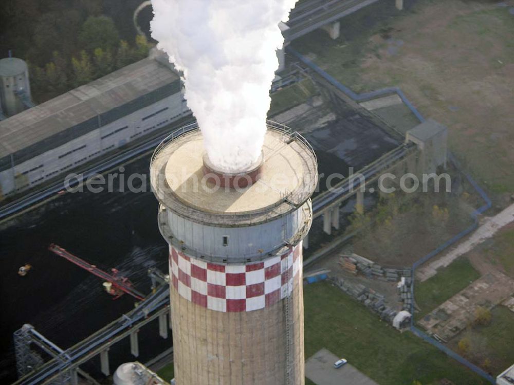 Aerial image Chemnitz - 14.11.2004 Chemnitz Schornstein am Heizkraftwerk der Stadtwerke Chemnitz AG (SWC) vormals VEB Heizkraftwerk Karl Marx Stadt (HKW) Anschrift: Heizkraftwerk Chemnitz Nord,Blankenburgstraße 2 09114 Chemnitz Ansprechpartner: Carola Wulst,Telefon 0371 / 525 2020 Fax 0371 / 525 2025, Marketing, Öffentlichkeitsarbeit, Pressesprecherin, E-Mail carola.wulst@swc.de