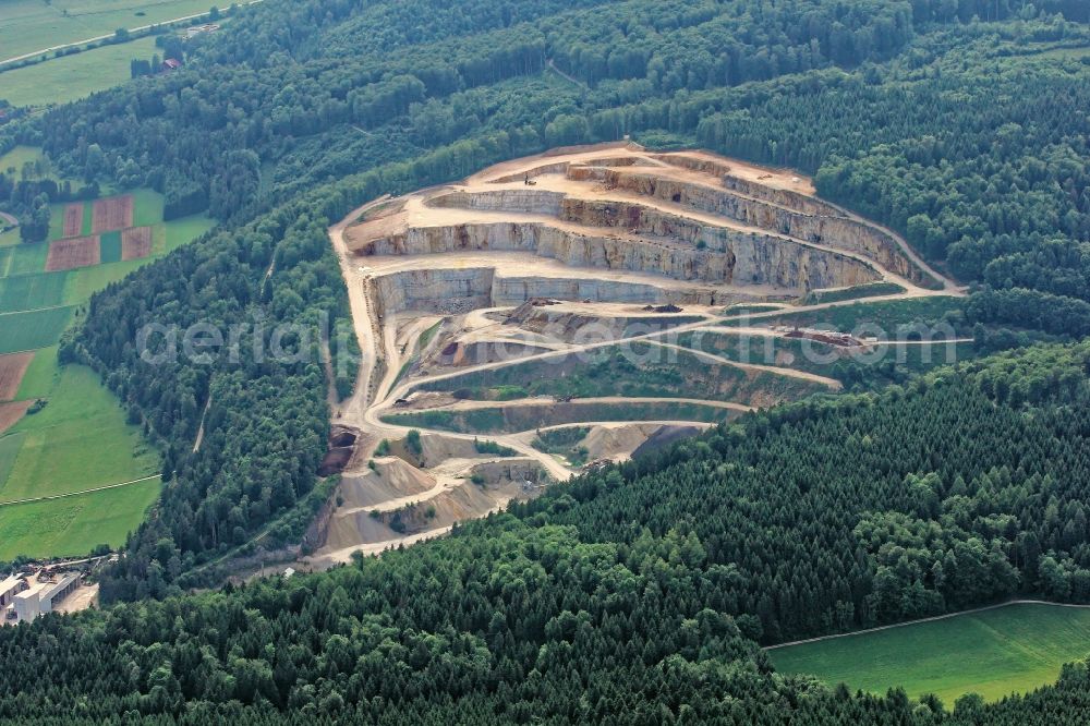 Straßberg from the bird's eye view: Site and tailings area of the gravel mining Teufel in Strassberg in the state Baden-Wuerttemberg, Germany