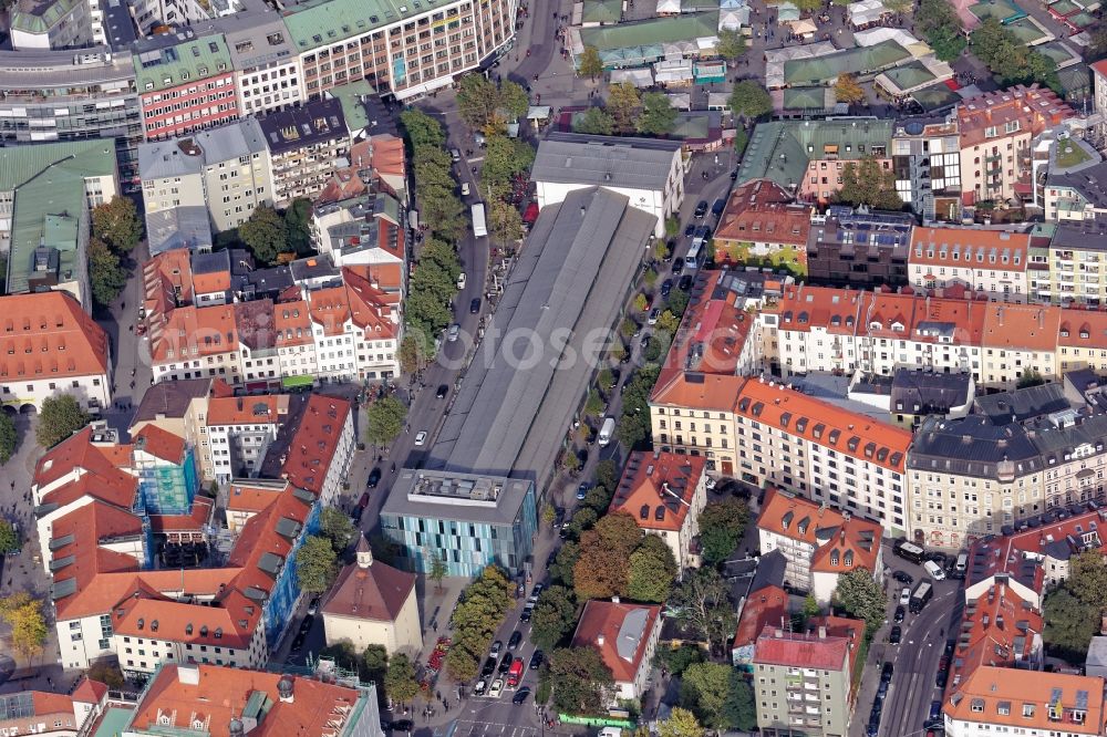 Aerial image München - Schrannenhalle in Munich in Bavaria. The historic building is located between flowers road, Prelate-Zistl Street, bunker and Viktualienmarkt