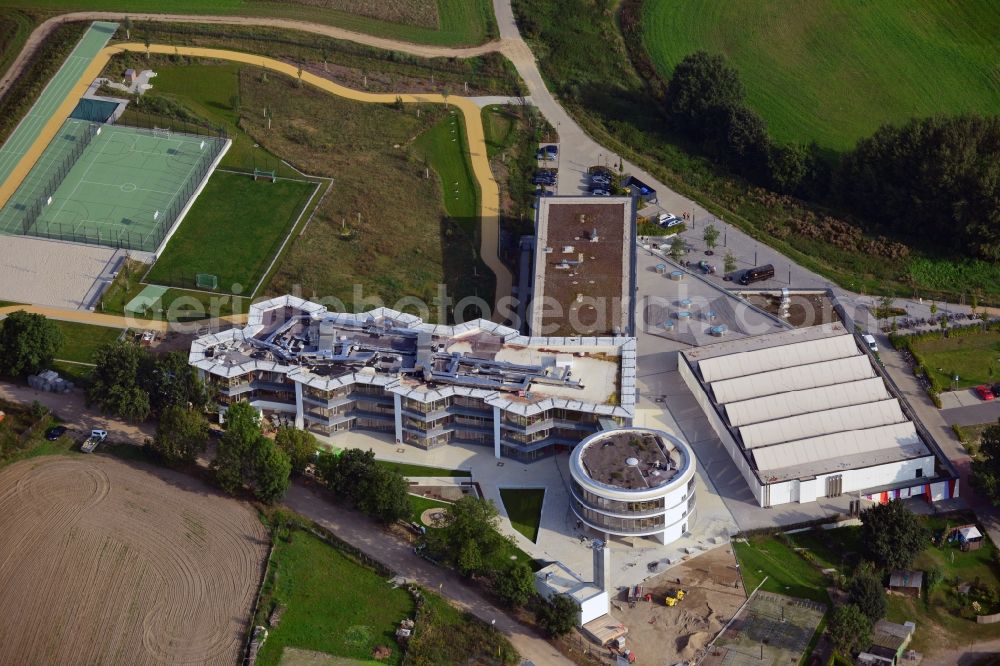 Mühlenbeck from above - View of the annex building of the Käthe- Kollwitz- School in Mühlenbeck in the state Brandenburg