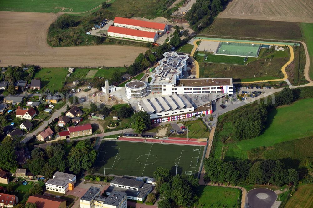 Mühlenbeck from above - View of the annex building of the Käthe- Kollwitz- School in Mühlenbeck in the state Brandenburg