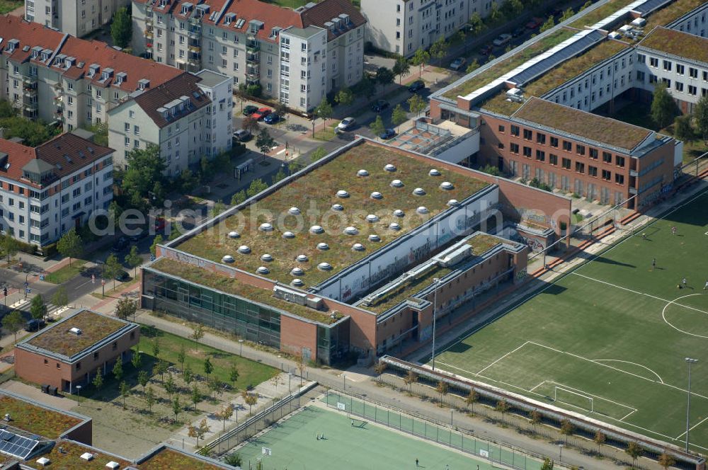 Aerial image Berlin - Blick auf die Robert-Havemann-Schule, in Karow.