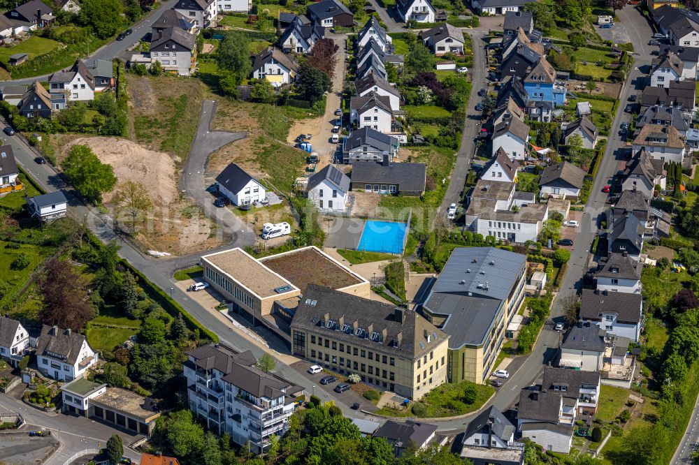 Aerial photograph Meschede - School building of the St. Walburga-Realschule An Klocken Kapelle in Meschede in the state North Rhine-Westphalia, Germany