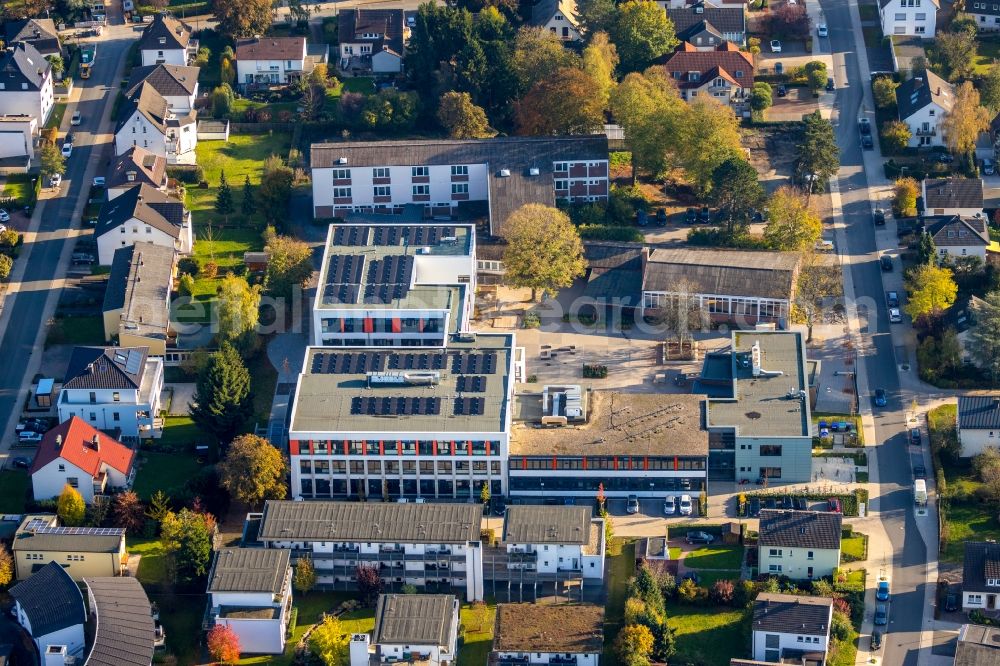 Aerial image Arnsberg - School building of the Agnes-Wenke-Sekundarschule Neheim-Huesten on Graf-Galen-Strasse in the district Neheim in Arnsberg in the state North Rhine-Westphalia, Germany