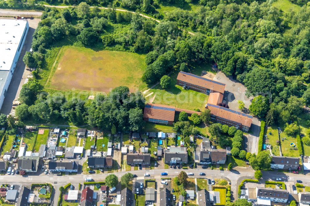 Ellinghorst from above - School building of the Albert-Schweitzer-Schule on street Weusters Weg in Ellinghorst at Ruhrgebiet in the state North Rhine-Westphalia, Germany