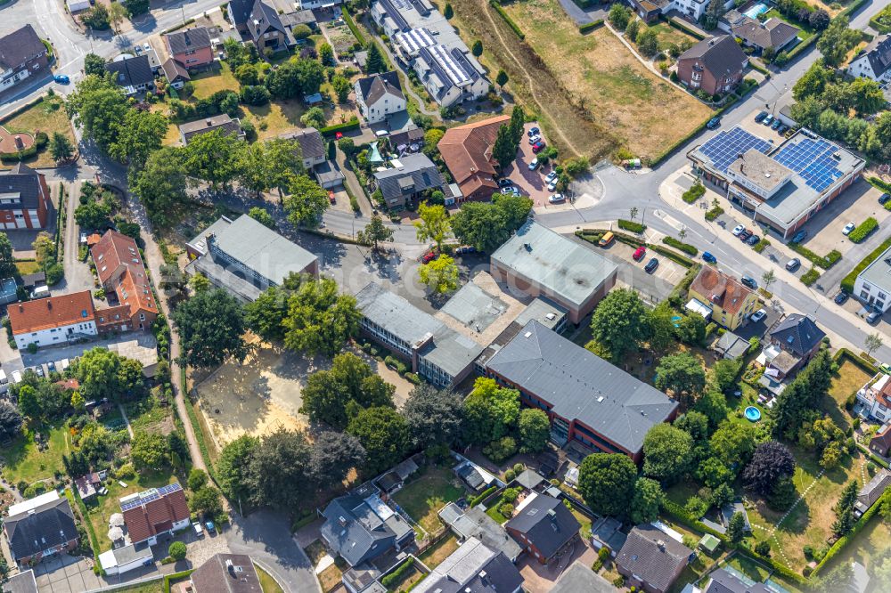 Hamm from the bird's eye view: School building of the of Alfred-Delp-Schule in Hamm at Ruhrgebiet in the state North Rhine-Westphalia, Germany