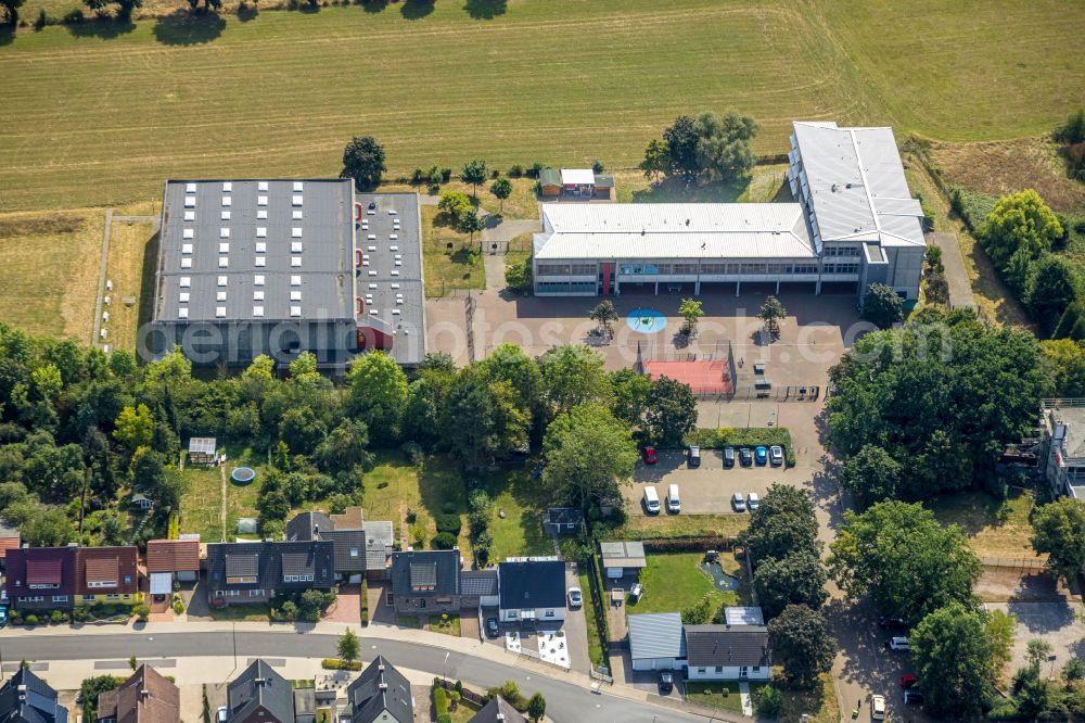 Aerial photograph Hamm - School building of the Alfred-Delp-Schule in Pelkum at Ruhrgebiet in the state North Rhine-Westphalia, Germany