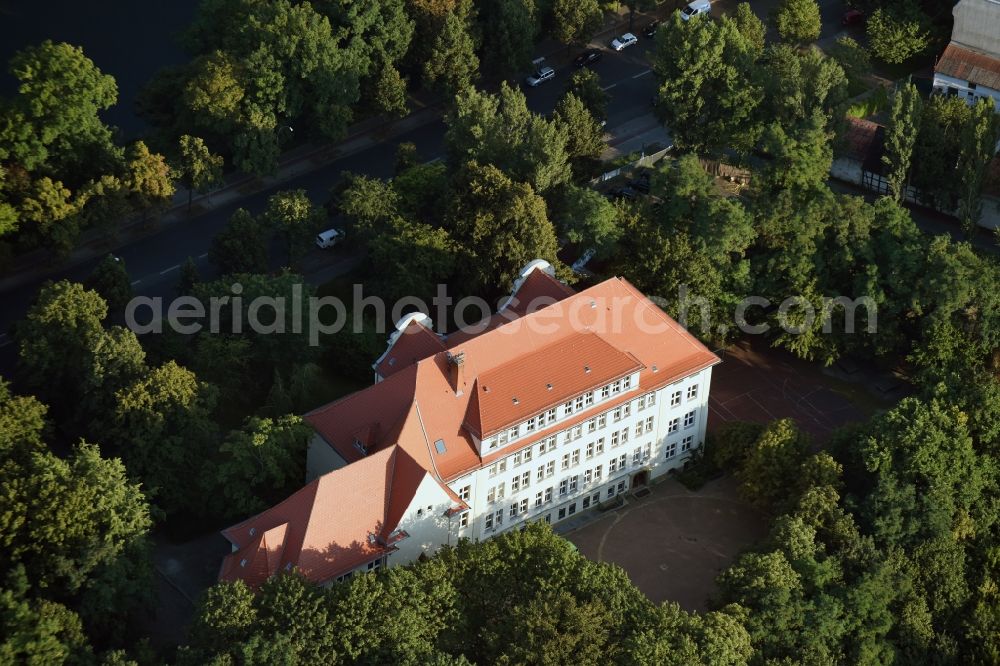 Berlin from the bird's eye view: School building of the Alfred-Nobel-Schule in district Britz in Berlin