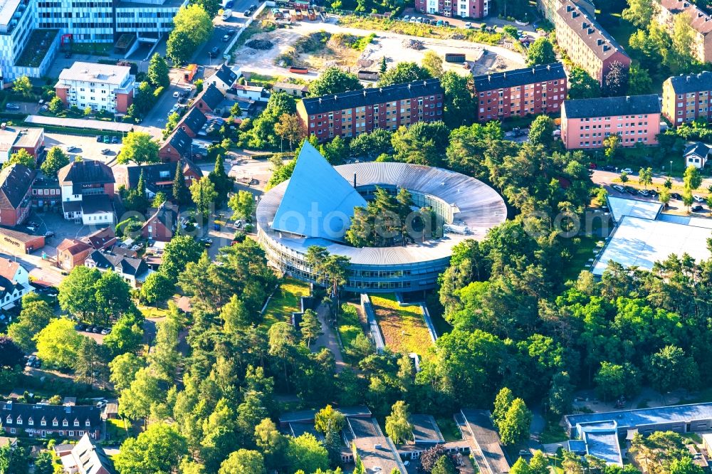 Geesthacht from above - School building of the Alfred Nobel Schule in Geesthacht in the state Schleswig-Holstein, Germany