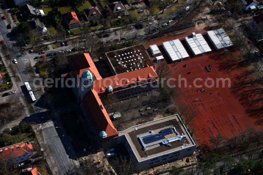 Aerial photograph Berlin - School building of the Arndt-Gymnasium Dahlem on Koenigin-Luise-Strasse in the district Dahlem in Berlin