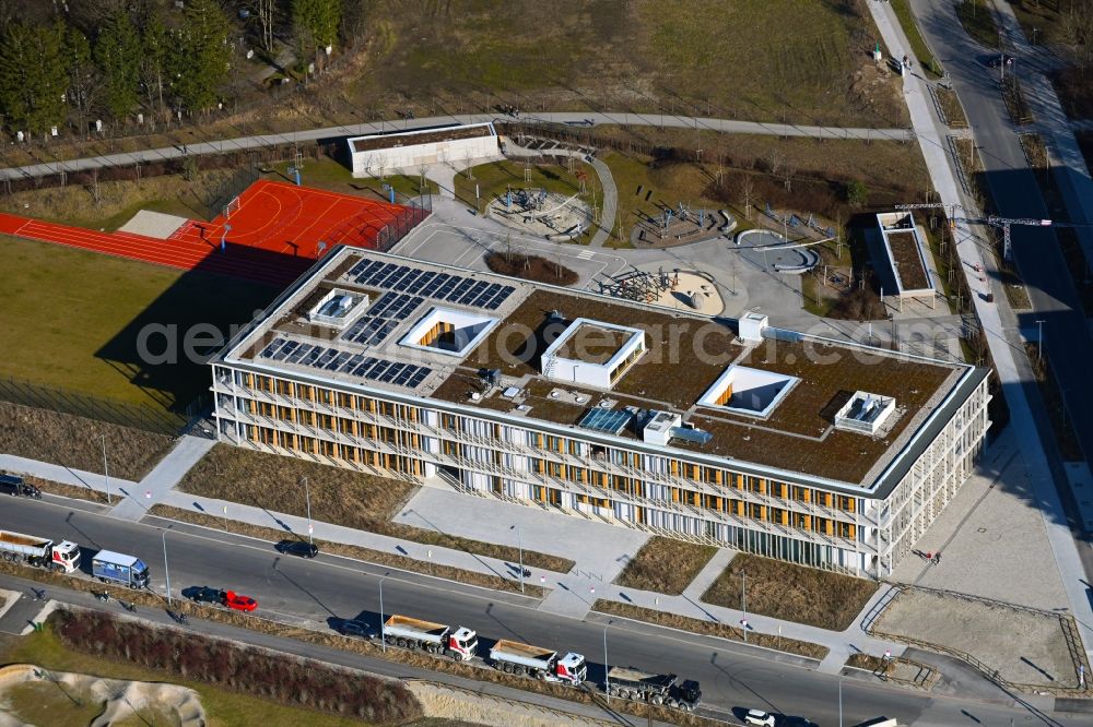 Aerial photograph München - School building of the on Aubinger Allee - Hoehrweg in the district Aubing in Munich in the state Bavaria, Germany