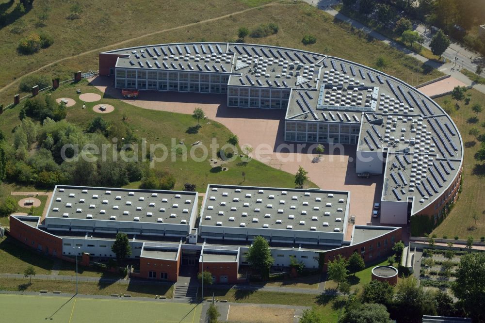 Aerial photograph Berlin - School building of the Barnim-Oberschule in Berlin in Germany