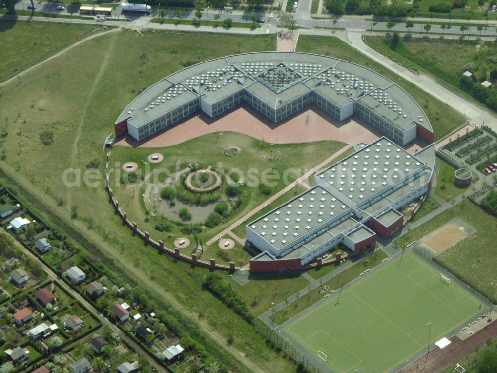 Aerial image Berlin - School building of the Barnim-Oberschule in Berlin in Germany