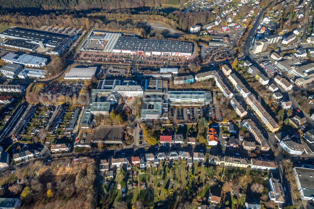 Aerial image Lüdenscheid - School building of the Berufskolleg fuer Technik on Raithelplatz in Luedenscheid in the state North Rhine-Westphalia, Germany