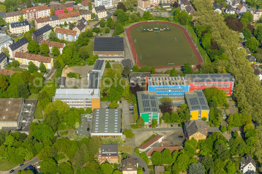 Aerial image Witten - School building of the of Berufskolleg Witten and the Otto-Schott-Realschule on Husemannstrasse - Am Viehmarkt in Witten in the state North Rhine-Westphalia, Germany