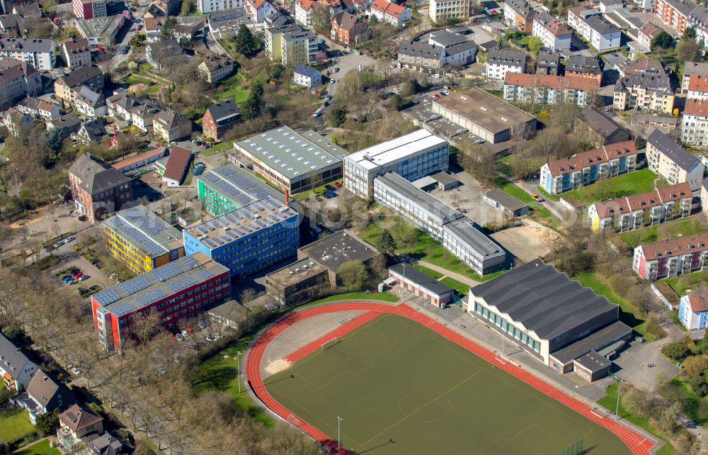 Aerial photograph Witten - School building of the of Berufskolleg Witten and the Otto-Schott-Realschule on Husemannstrasse - Am Viehmarkt in Witten in the state North Rhine-Westphalia, Germany