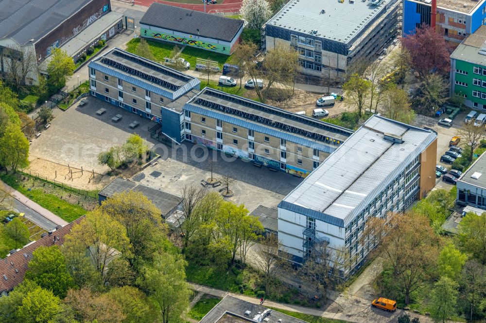 Aerial image Witten - School building of the of Berufskolleg Witten and the Otto-Schott-Realschule on Husemannstrasse - Am Viehmarkt in Witten in the state North Rhine-Westphalia, Germany