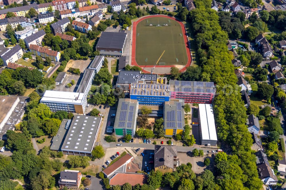 Witten from the bird's eye view: School building of the of Berufskolleg Witten and the Otto-Schott-Realschule on Husemannstrasse on street Husemannstrasse in the district Bommern in Witten at Ruhrgebiet in the state North Rhine-Westphalia, Germany