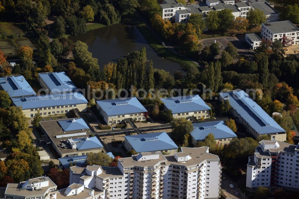 Aerial image Berlin - School building of the Bettina-von-Arnim-Oberschule in Berlin in Germany