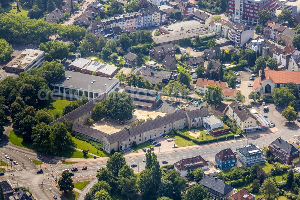 Aerial photograph Hamm - School building of the Bodelschwingschule on street Liebfrauenweg - Am Beisenkamp in Hamm at Ruhrgebiet in the state North Rhine-Westphalia, Germany