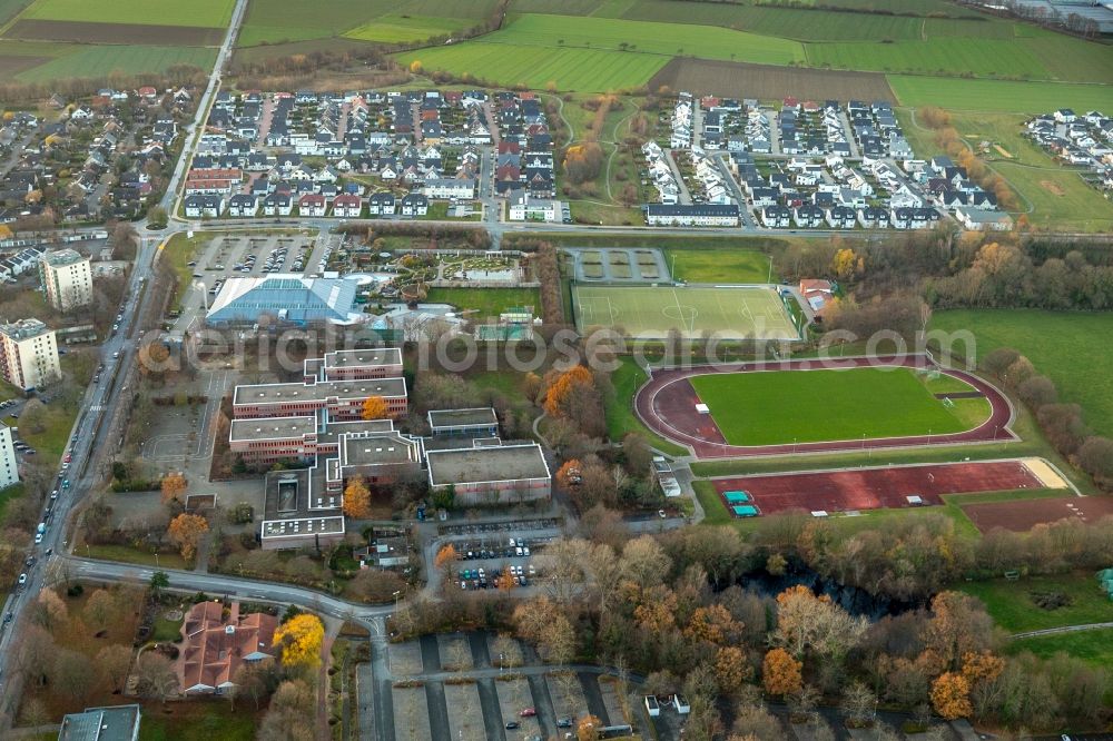 Aerial photograph Soest - School building of the Boerde-Berufskolleg on Geschwister-Scholl-Strasse in Soest in the state North Rhine-Westphalia, Germany