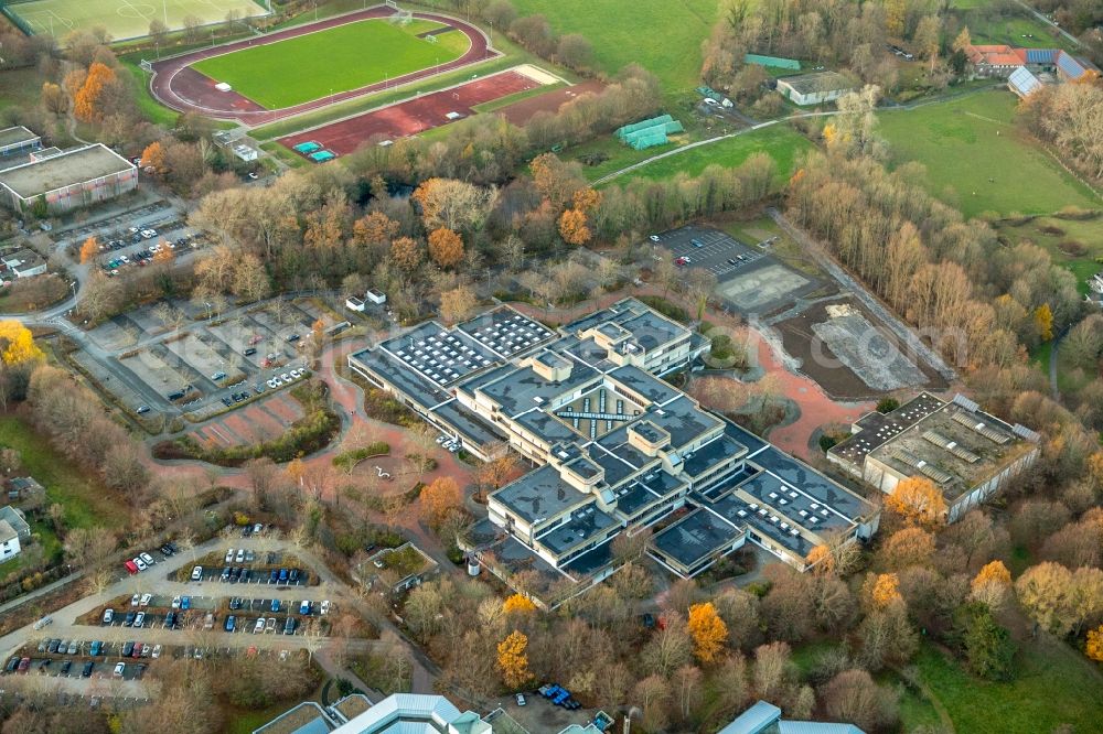 Aerial image Soest - School building of the Boerde-Berufskolleg on Geschwister-Scholl-Strasse in Soest in the state North Rhine-Westphalia, Germany