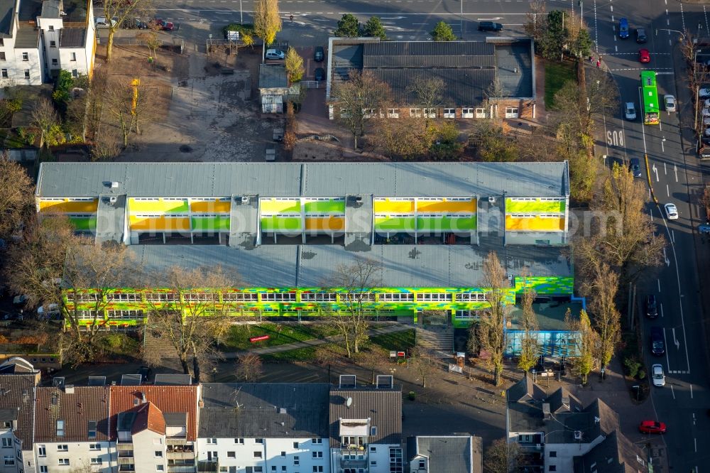 Aerial image Oberhausen - School building of the Brueder-Grimm-Schule on Lothringer Strasse in Oberhausen in the state North Rhine-Westphalia