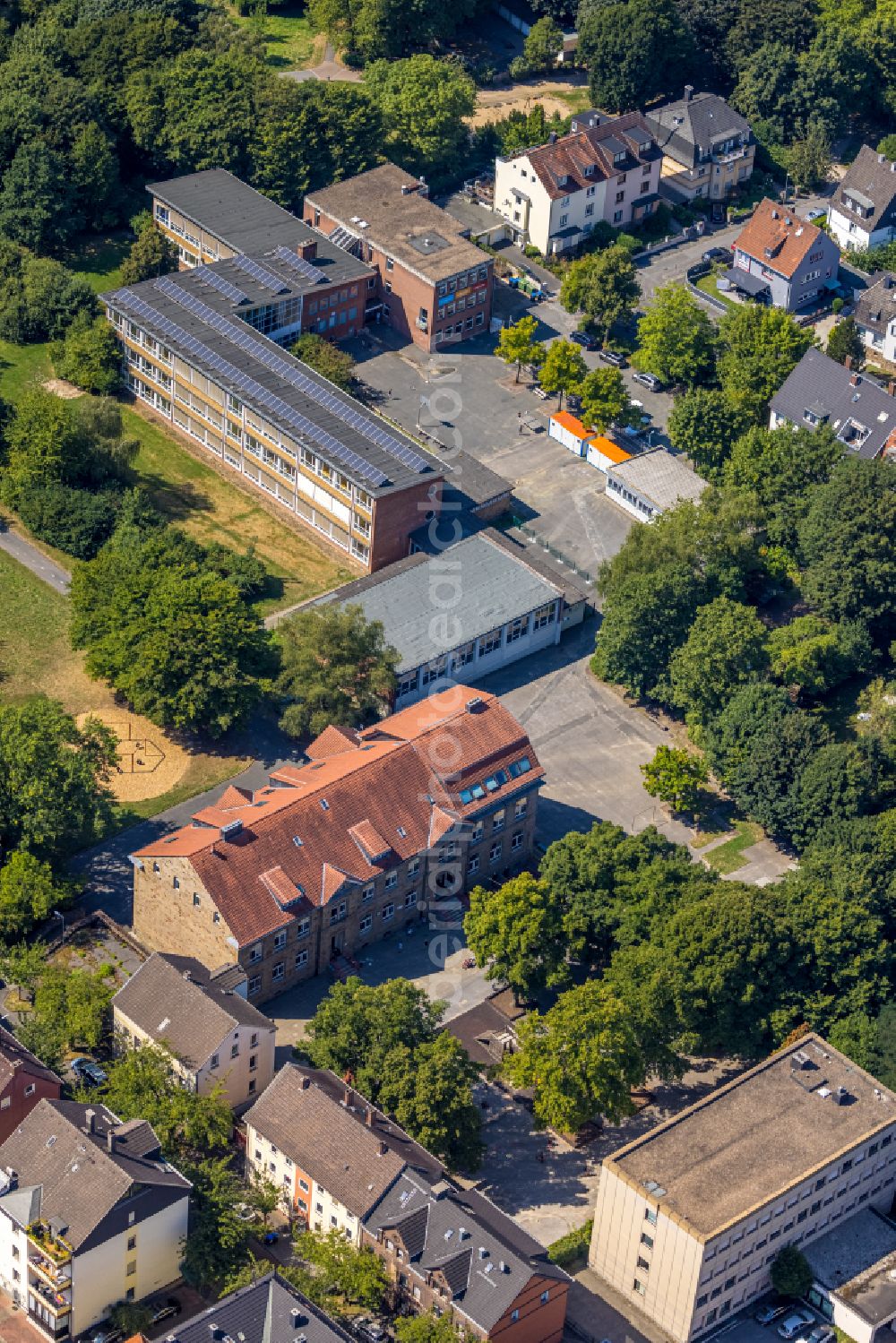 Aerial image Witten - School building of the Bruchschule , Overbergschule and Otto-Schott-Gesamtschule on street Rhienscher Berg in the district Bommern in Witten at Ruhrgebiet in the state North Rhine-Westphalia, Germany