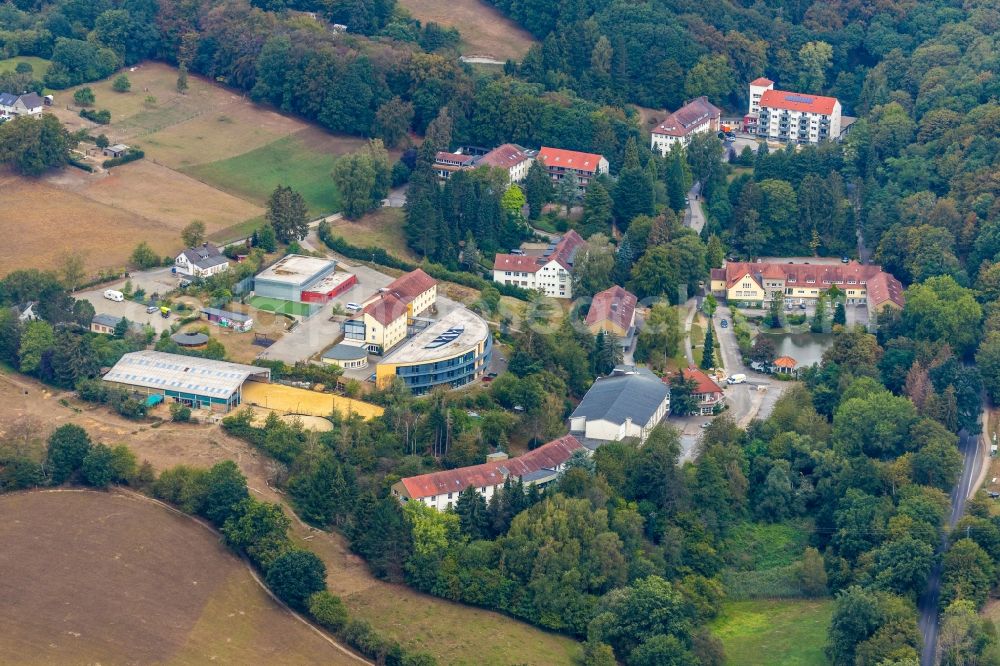 Aerial photograph Velbert - School building of the Christliche Gesamtschule Bleibergquelle on Bleibergstrasse in Velbert in the state North Rhine-Westphalia, Germany