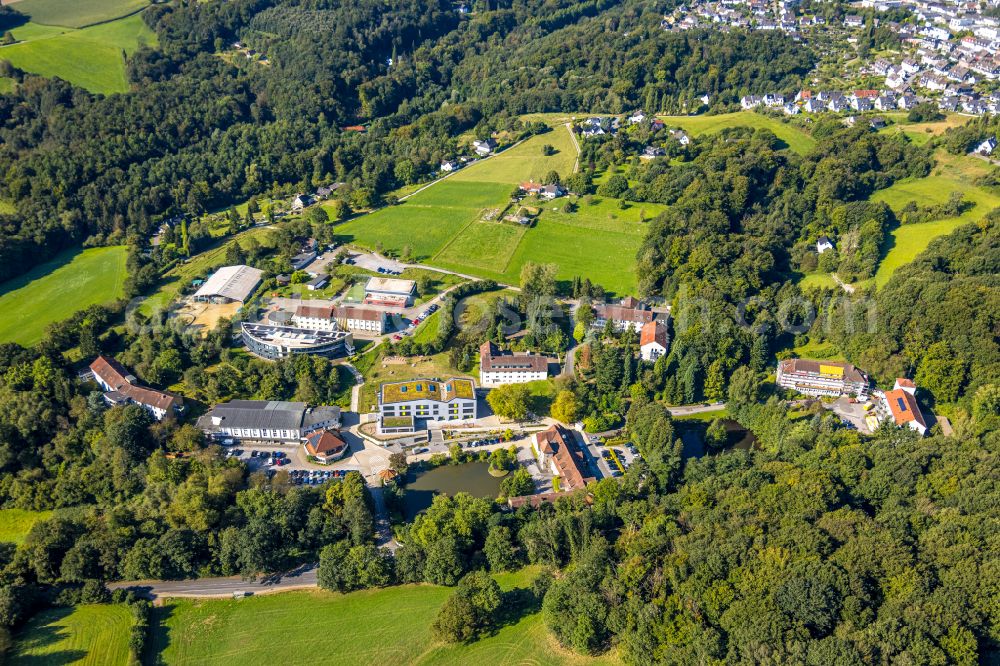 Velbert from the bird's eye view: School building of the Christliche Gesamtschule Bleibergquelle on Bleibergstrasse in Velbert in the state North Rhine-Westphalia, Germany