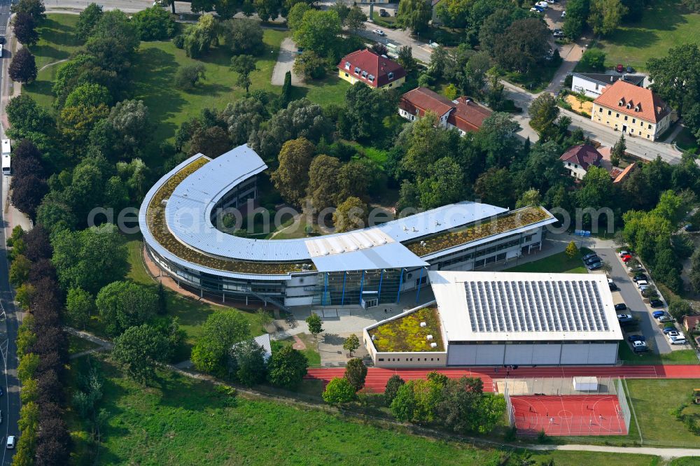 Aerial photograph Hoyerswerda - School building of the Christliche Schule Johanneum on street Fischerstrasse in Hoyerswerda in the state Saxony, Germany