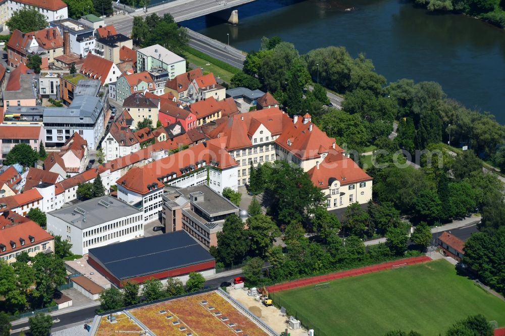 Aerial photograph Ingolstadt - School building of the Christoph-Scheiner-Gymnasium (CSG) on Hartmannplatz in Ingolstadt in the state Bavaria, Germany